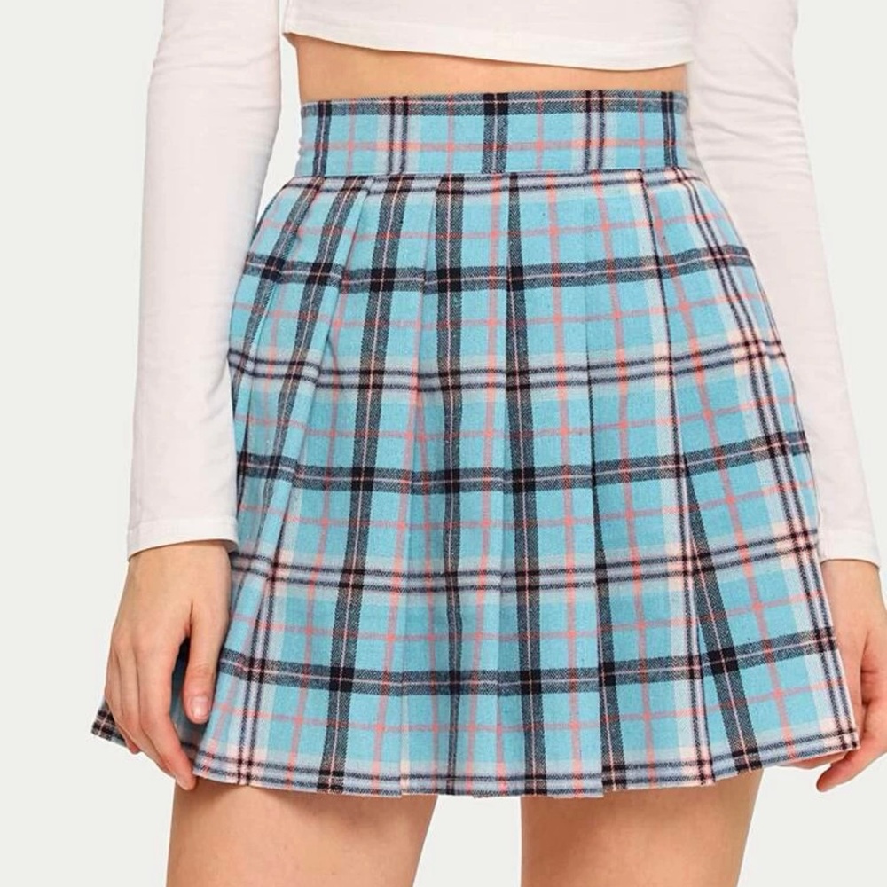 MAKE AN OFFER! Plaid mini skirt